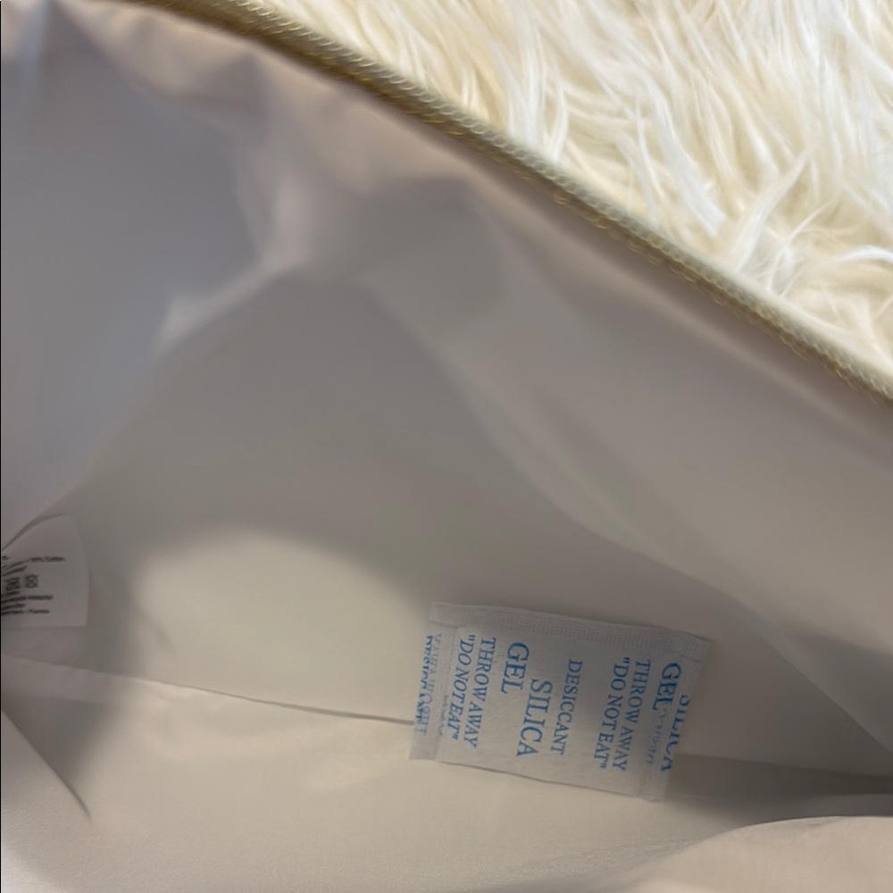 J’Adore Beauty bundle Cosmetic White&Gold J'Adore Pouch with J’Adore bag charm - Picture 7 of 11